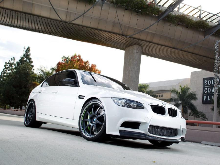  BMW M3 Sedan by Vorsteiner 2009 года  (фото 14 из 15)